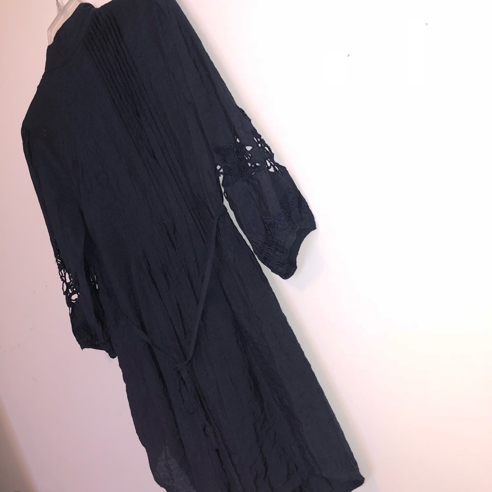 Display Paris 🦋 navy blue embroidered EUC - Picture 8 of 8